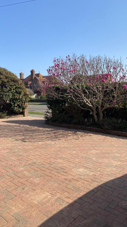 Beautiful Bexhill Cottage With Garden 3 Mins Walk To Beach Eksteriør bilde