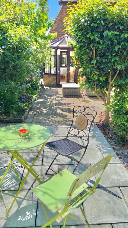 Beautiful Bexhill Cottage With Garden 3 Mins Walk To Beach Eksteriør bilde