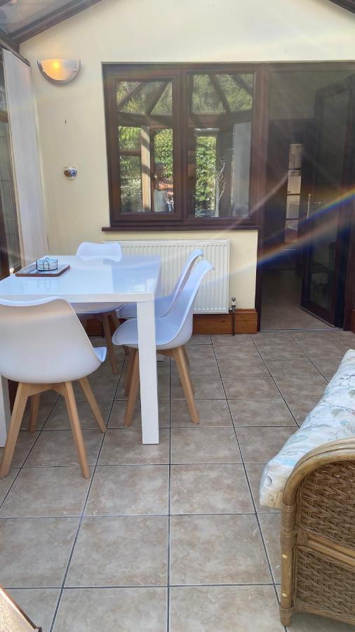 Beautiful Bexhill Cottage With Garden 3 Mins Walk To Beach Eksteriør bilde