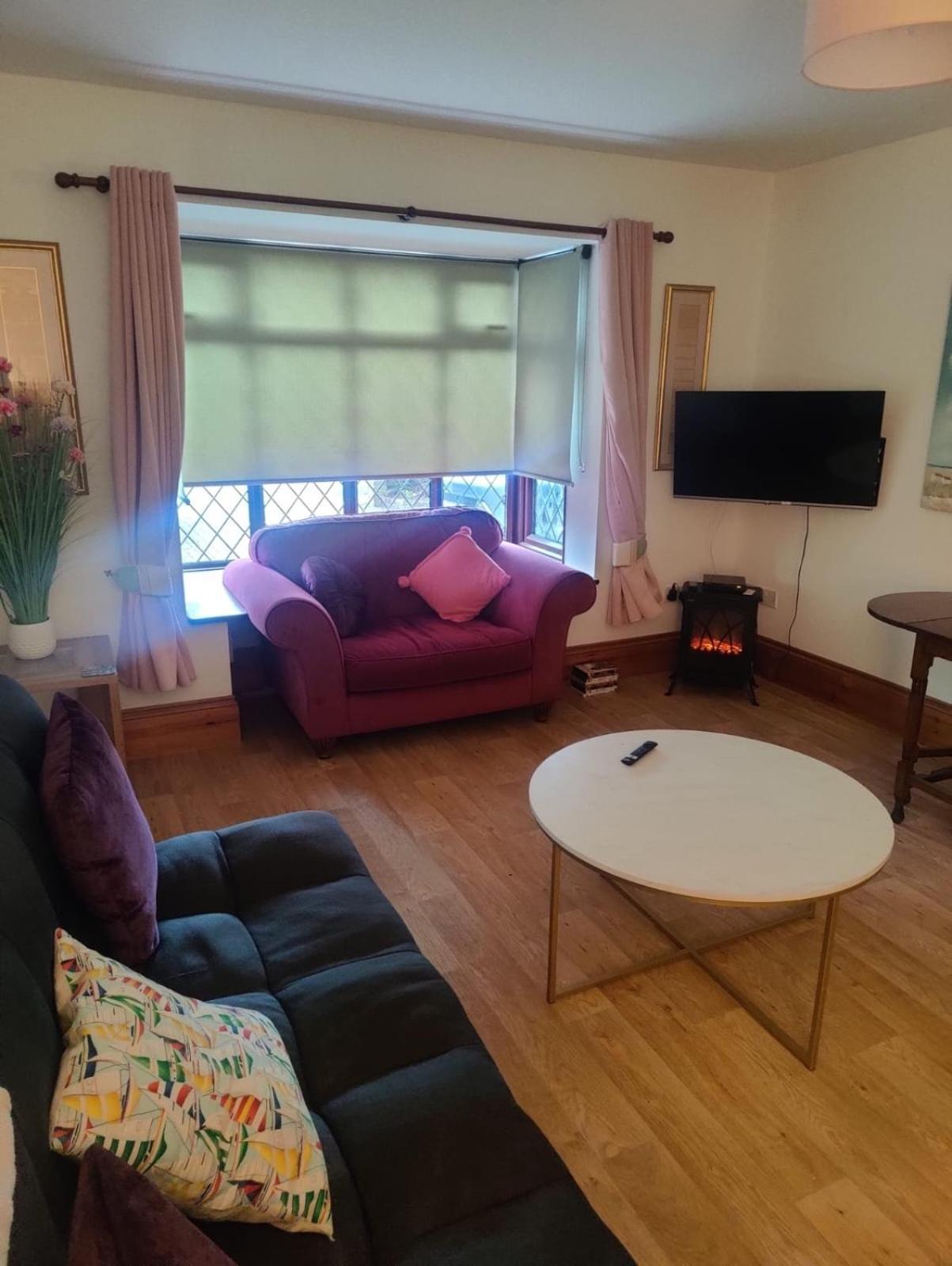 Beautiful Bexhill Cottage With Garden 3 Mins Walk To Beach Eksteriør bilde